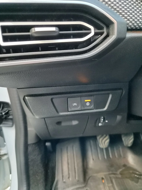 DACIA Logan 2025 — imagine 9