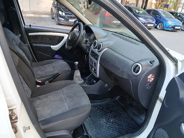 DACIA Logan 2011 — imagine 3