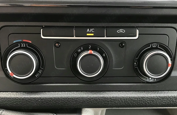VOLKSWAGEN Transporter 2017 — imagine 17