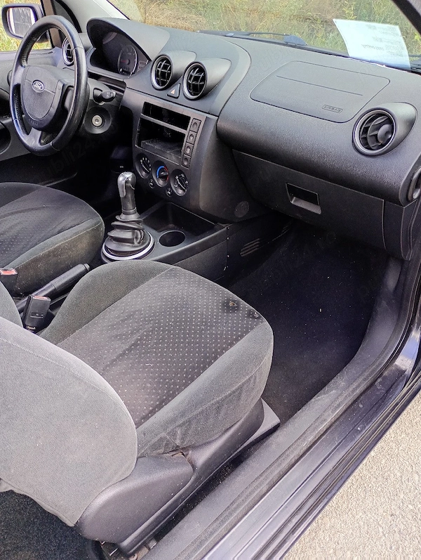 FORD Fiesta 2004 — imagine 5