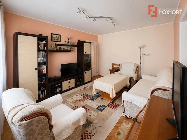 Apartament cu 3 camere de vanzare in zona Circumvalatiunii — fotografia 1