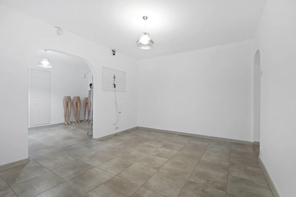 Apartament cu 2 camere de vânzare în Mangalia Renovat, parter, Strada Sirenei — fotografia 3
