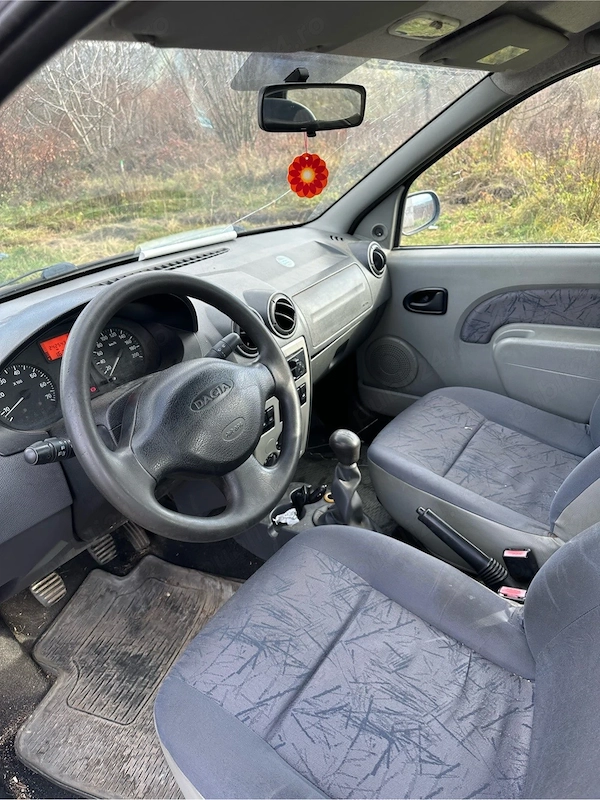 DACIA Logan 2005 — imagine 2