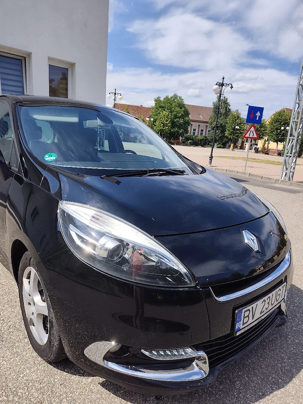 RENAULT Scenic