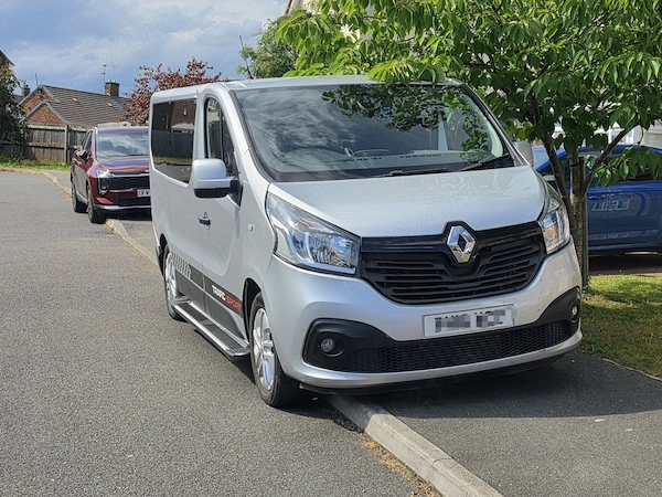 RENAULT Trafic