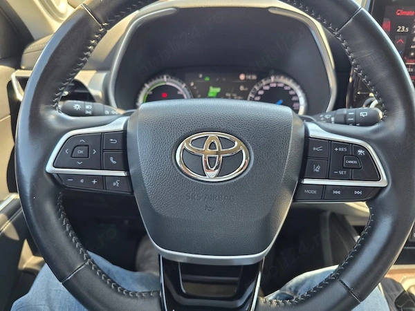TOYOTA Highlander 2023 — imagine 3