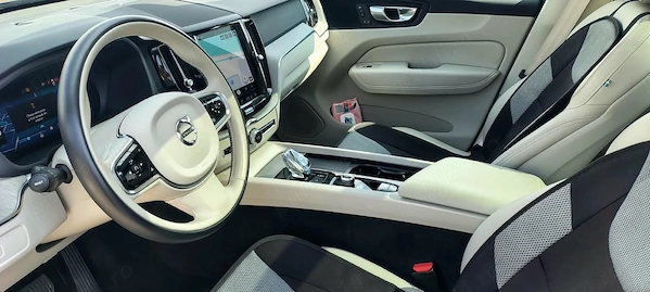 VOLVO XC60 2023 — imagine 7