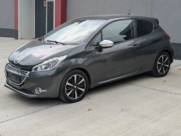 Peugeot 208 1.4hdi 2014 Automat , 208k, 3 uși 4990 euro