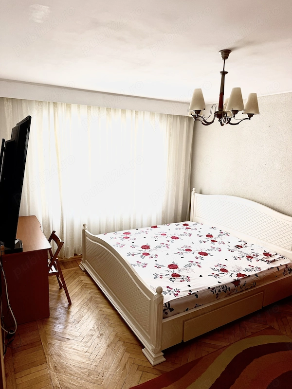 DE ÎNCHIRIAT Apartament 3 camere + garaj | Botoșani, Bd. Mihai Eminescu — fotografia 2