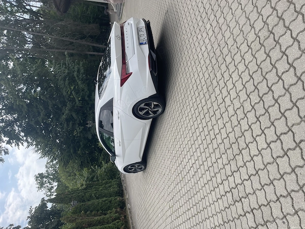 HYUNDAI Elantra 2023 — imagine 3