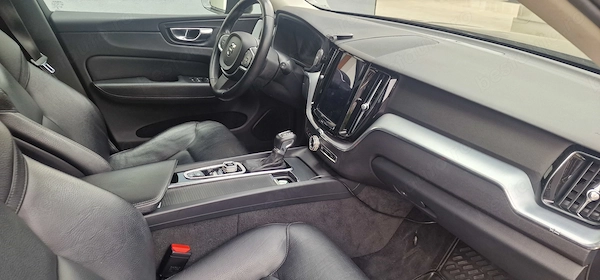 VOLVO XC60 2018 — imagine 4