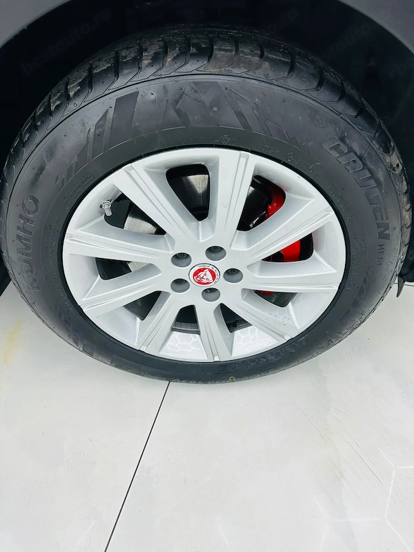 JAGUAR E-PACE 2020 — imagine 9