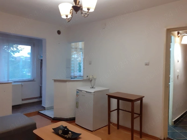 Zona Lunei, langa Complex Studentesc | Centrala termica | Etaj 2 | Decomandat | Mobilat si utilat !! — fotografia 3