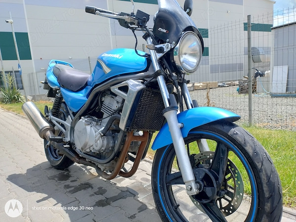 Motocicleta Kawasaki ER-5