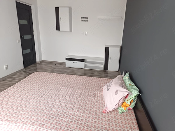 Vând ap 3 camere — fotografia 3