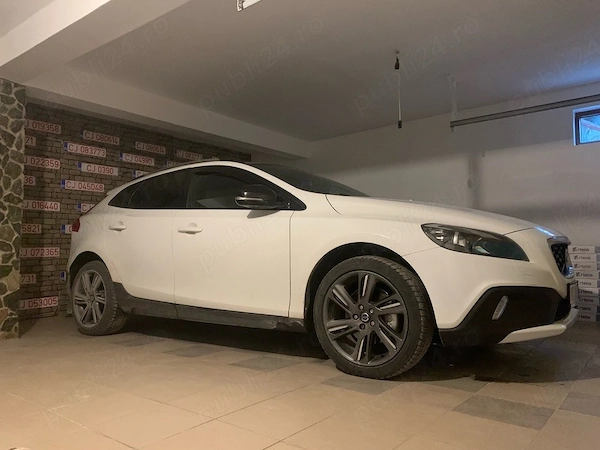 VOLVO V40 Cross Country 2015 — imagine 7