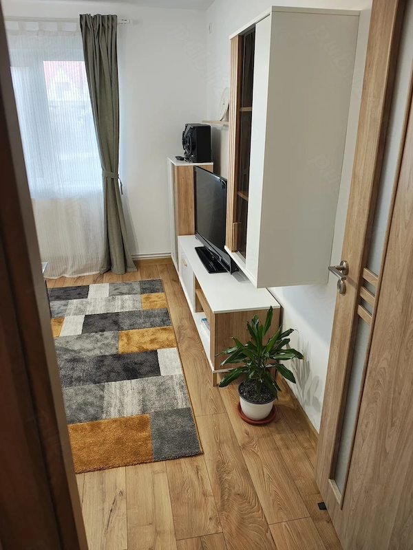 Închiriez apartament — fotografia 3