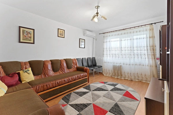 Apartament cu 3 camere de vânzare în Mangalia Strada Portului — fotografia 2