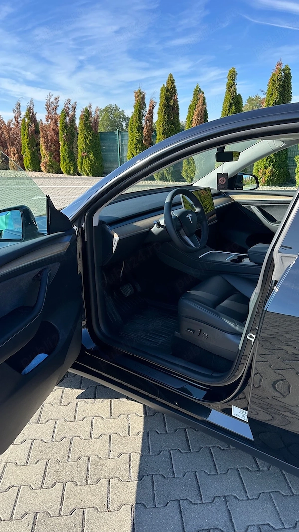 TESLA Model Y 2022 — imagine 5