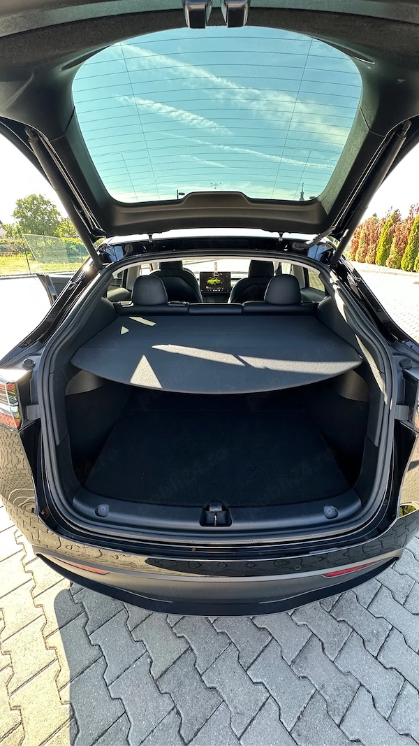 TESLA Model Y 2022 — imagine 10