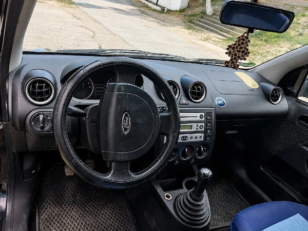 FORD Fiesta 2004 — imagine 2