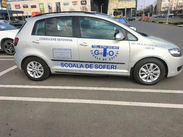 VOLKSWAGEN Golf 2009 — imagine 4