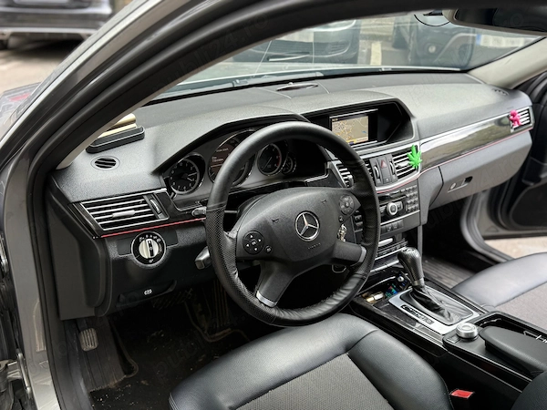 MERCEDES-BENZ E-Class 2011 — imagine 4