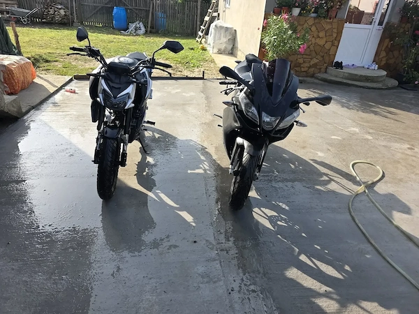 Vand 2 motociclete cu motor de 125 ccm