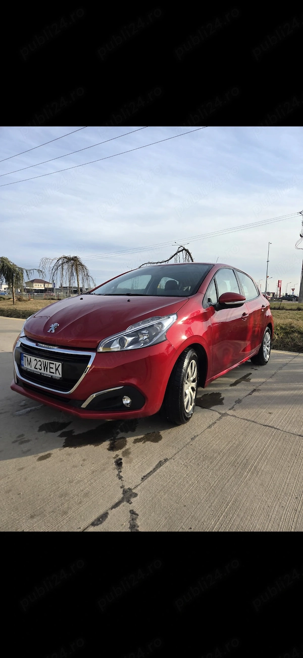 PEUGEOT 208
