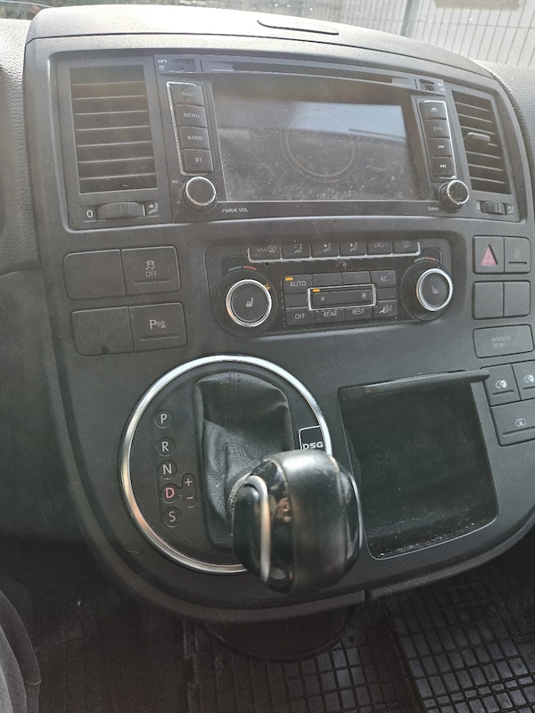 VOLKSWAGEN Multivan 2010 — imagine 6