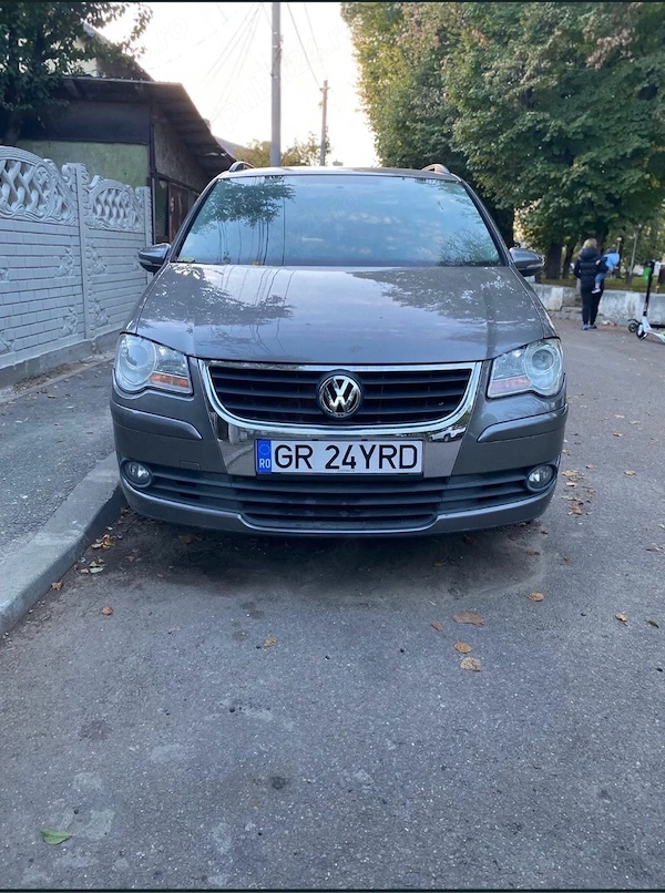 VOLKSWAGEN Touran