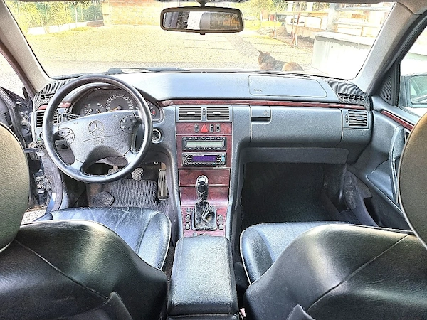 Mercedes-Benz W210 2.2CDI din 2001 (Euro3)