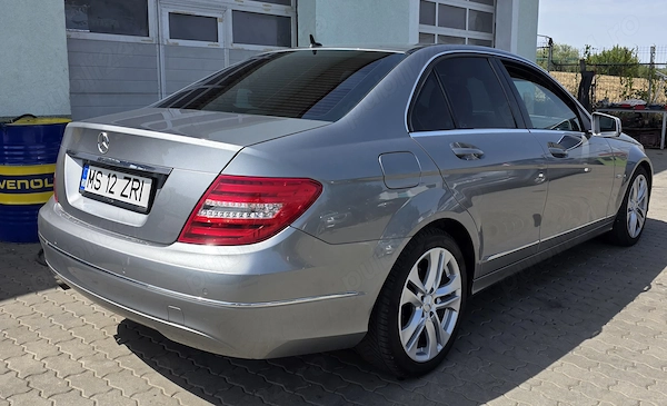 MERCEDES-BENZ C-Class 2011 — imagine 3