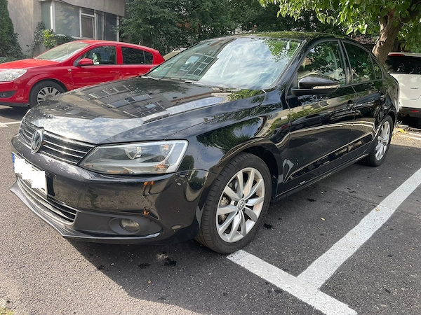 VOLKSWAGEN Jetta
