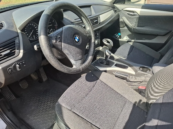 BMW iX1 2011 — imagine 7