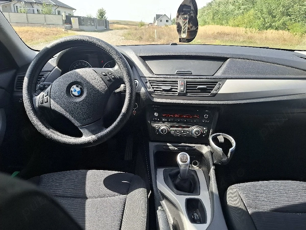 BMW iX1 2011 — imagine 4