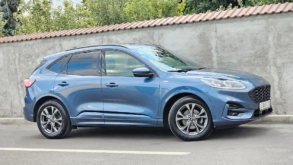 FORD Kuga 2022 — imagine 4