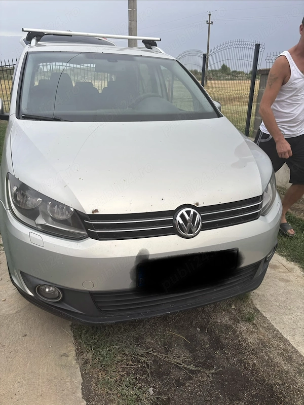 VOLKSWAGEN Touran
