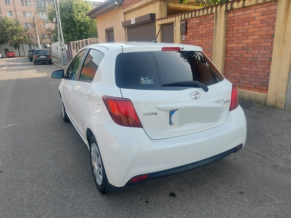 TOYOTA Yaris 2015 — imagine 3