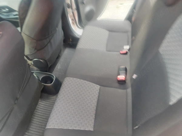 TOYOTA Yaris 2015 — imagine 8