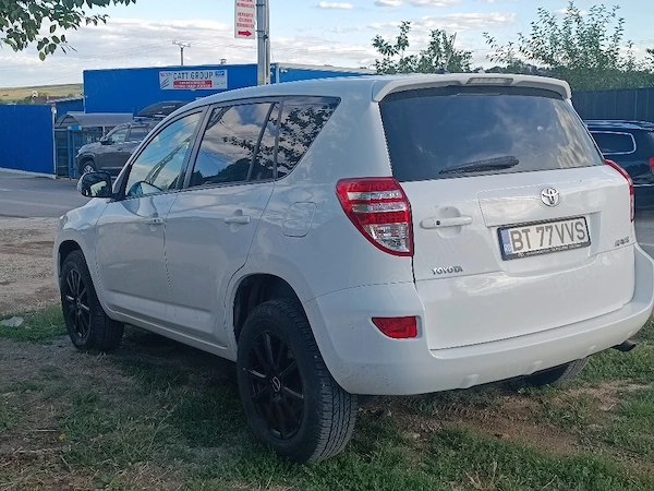 TOYOTA RAV4 2011 — imagine 3