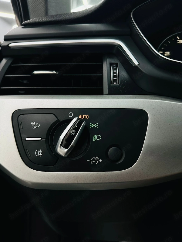 AUDI A4 2018 — imagine 12
