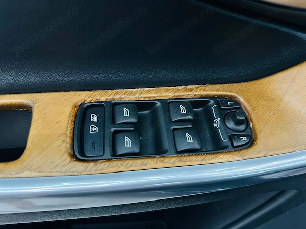 VOLVO XC60 2015 — imagine 11