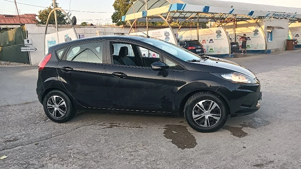 FORD Fiesta 2011 — imagine 2