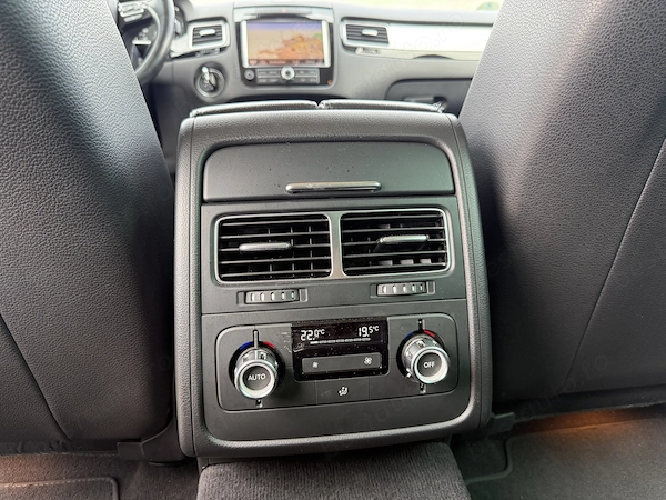 VOLKSWAGEN Touareg 2012 — imagine 8