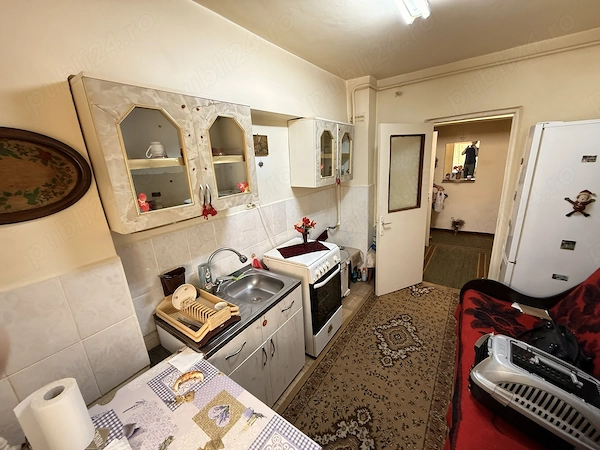 Apartament 3 camere ultracentral, zona 0, mobilat și utilat Bârlad — fotografia 3
