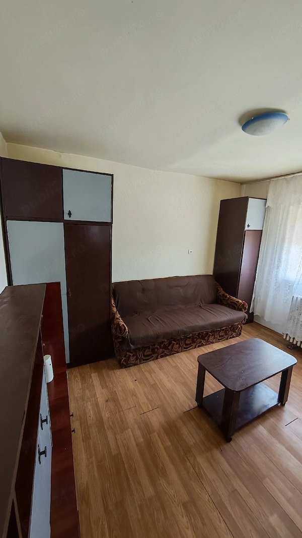 PROPRIETAR Vand garsoniera zona AFI — fotografia 1