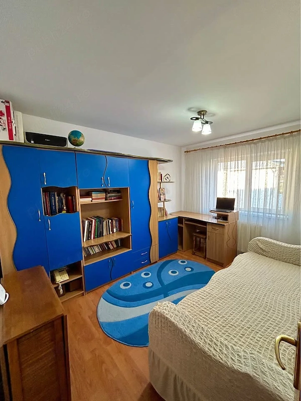 Apartament 4 camere, decomandat, luminos și bine compartimentat - spațios — fotografia 3