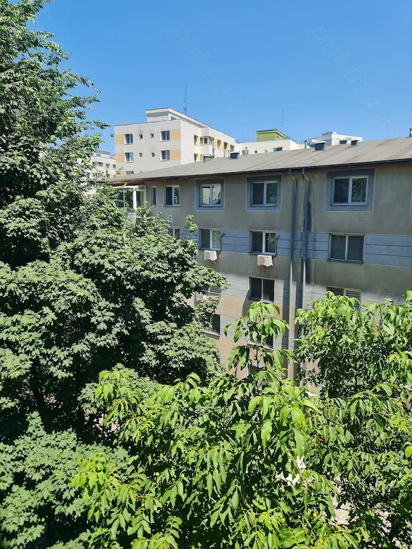AP. 3 CAM. DEC. cu Centrala Proprie construit in 1984 zona Bd. Chisinau — fotografia 1