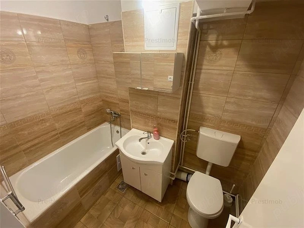 Proprietar vând apartament Ultracentral cu 4 camere,amenajat,luminos și spatios — fotografia 3